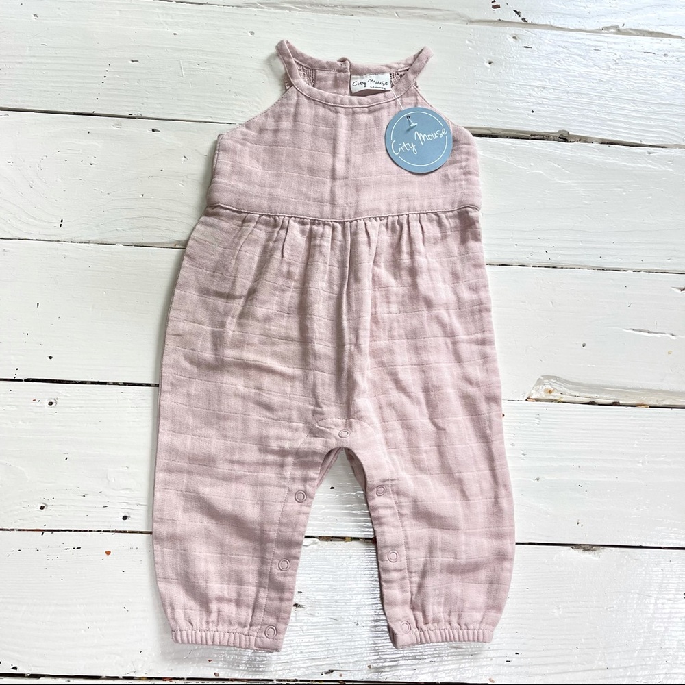 City Mouse Muslin Lace Back Romper - Peach